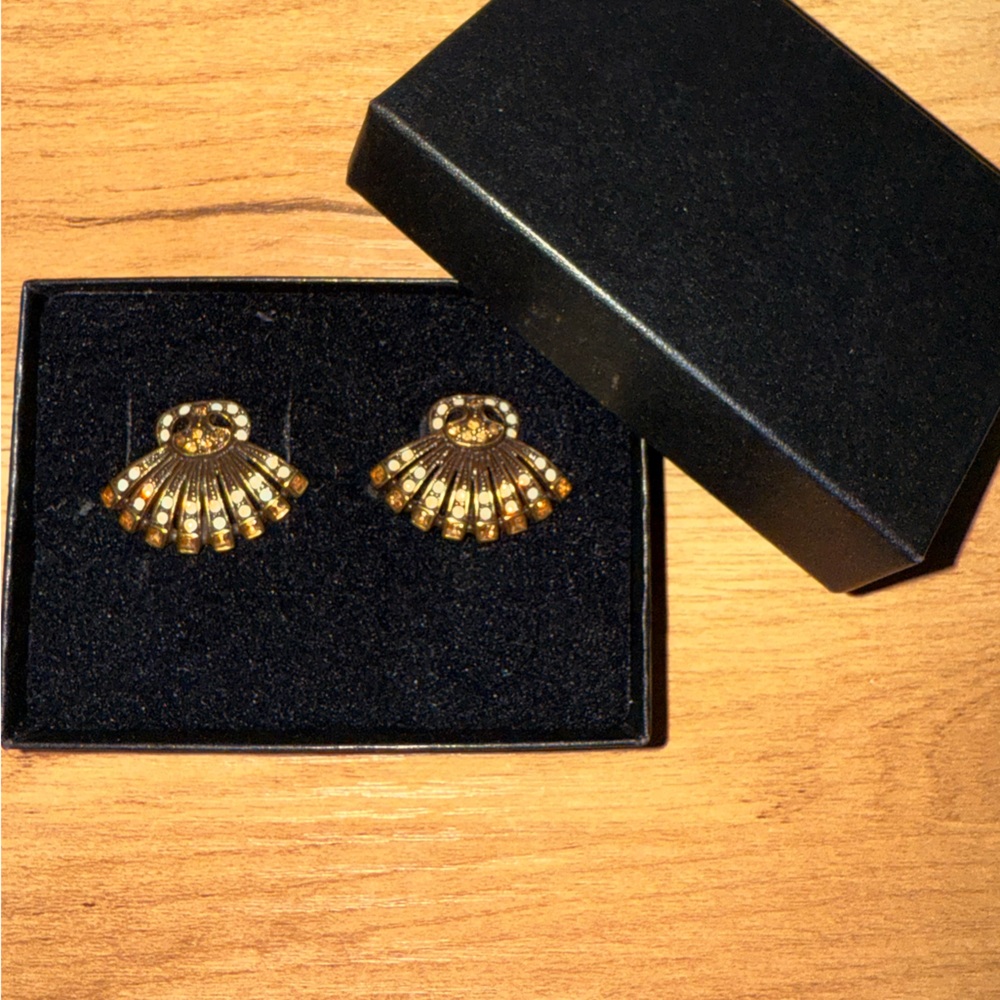Heidi Daus White And Gold Tone Fan Earrings NIB‎